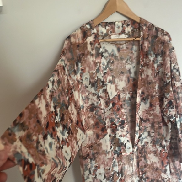 NWOT CREAM Kimono - Picture 3 of 10